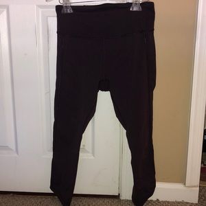 Lululemon maroon cropped leggings- excellent